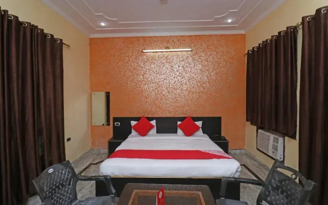 Everest Inn By OYO Rooms