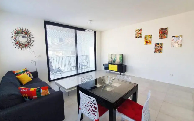 Design 1 Bdr Apartment Beach Side #TL53
