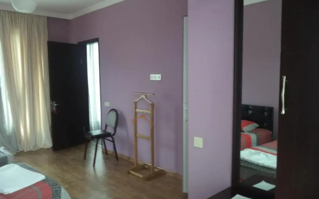 Maikos House