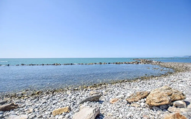 Awesome Apartment in Marina di Massa With 1 Bedrooms