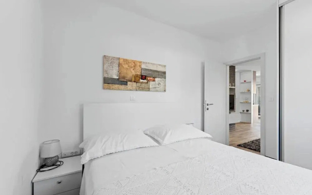 Beautiful Holiday Apartment in Rogoznica