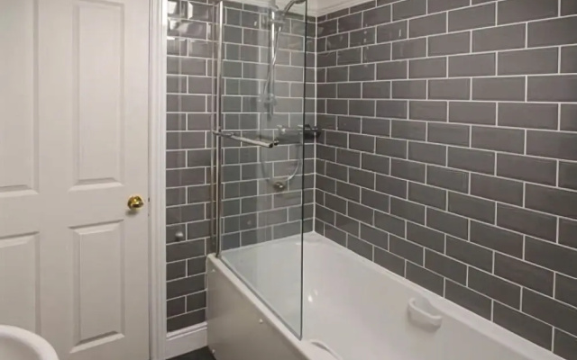 Pavilion Gardens Apartment