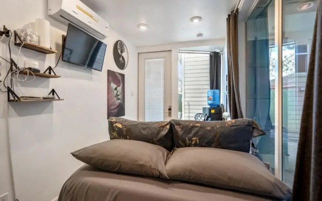 East Downtown Mico-luxe Container living pod #8