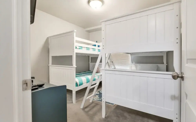 Holiday Oasis 3 Bedroom Apts
