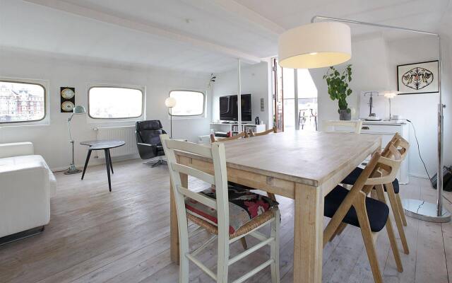 Отель Copenhagen Houseboat комната для гостей