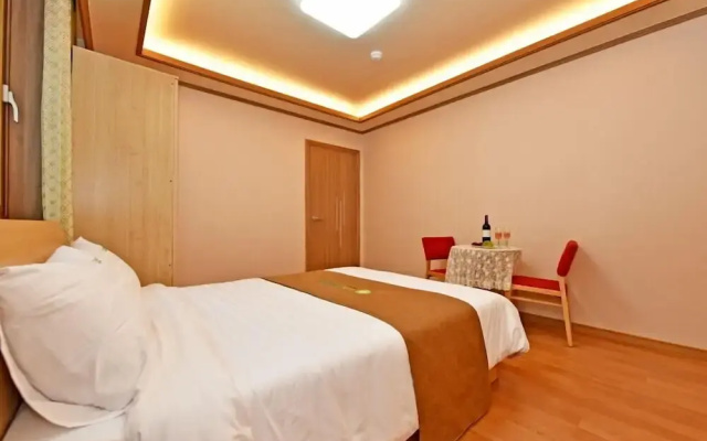 Erefarm Hostel