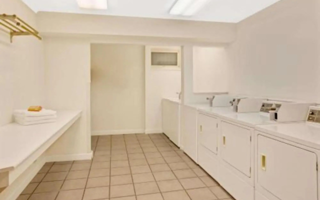 Travelodge by Wyndham Rapid City