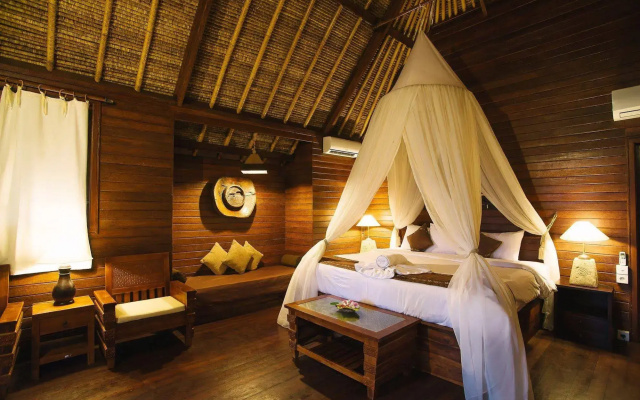 Lembongan Bay Shore Huts