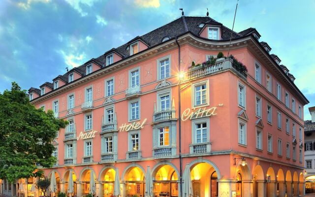 Stadt Hotel Città Больцано вид на фасад