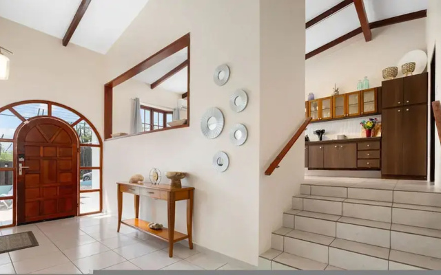 Sleeps 12 Spacious Private Pool Great Location