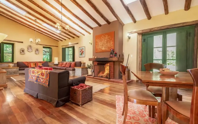 w Peaceful 4BR Villa With Nature View