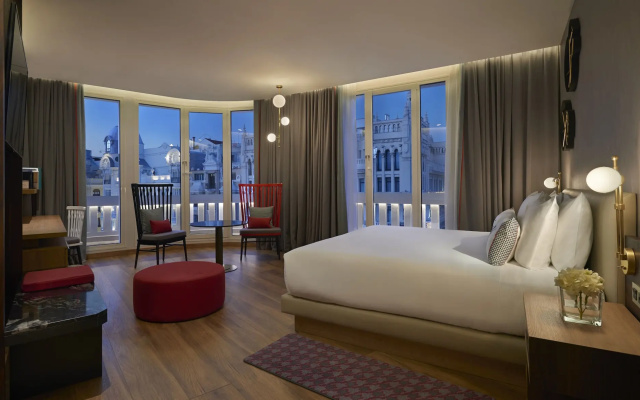 Отель Hyatt Centric Gran Via Madrid