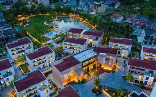 MANZIRAN Hotel
