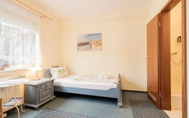 Hotel Kryoms 108
