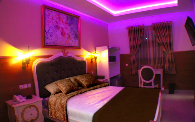 Grand Batik Inn
