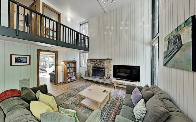 930 Tahoe City - 3 Br Home