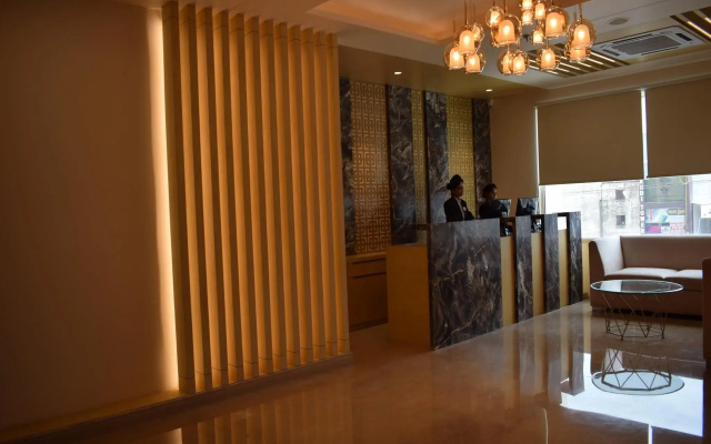 Hotel Deep Clarks Inn Lucknow