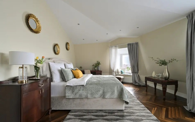 Minin Apartments на Караванной 11 (мансарда c террасой)