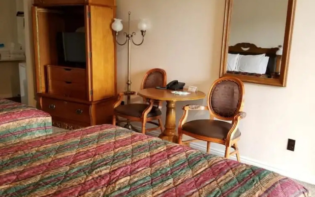 Plaza Motel