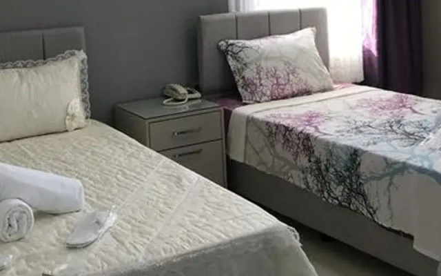 Li̇man Otel