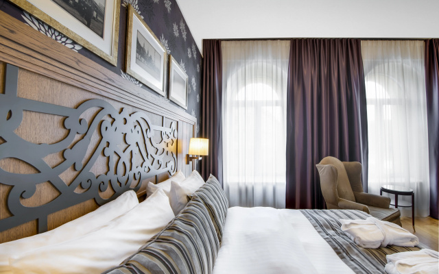 Отель Eurostars Metropole