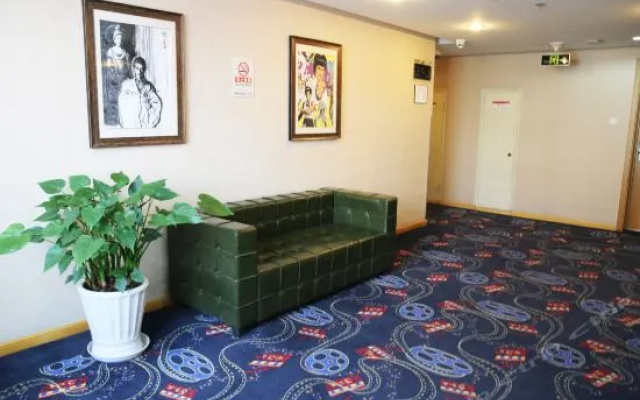 Teenage Dream Hotel