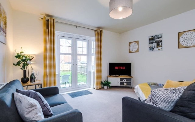 Spacious Home Ideal for Professionals Sleeps 8