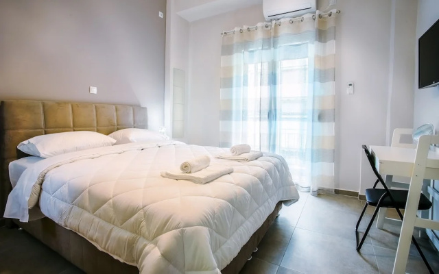 Spacious 3-Bedroom Apartment 90m from Train