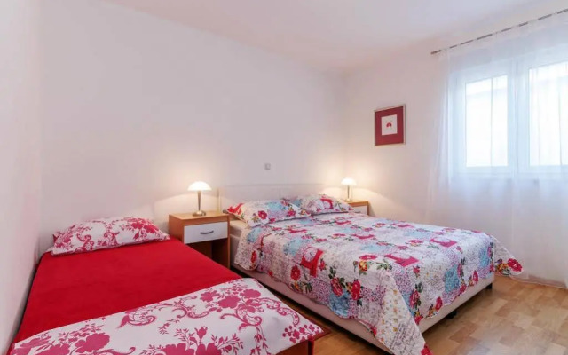 Apartment Biserka