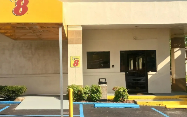 Super 8 Dover