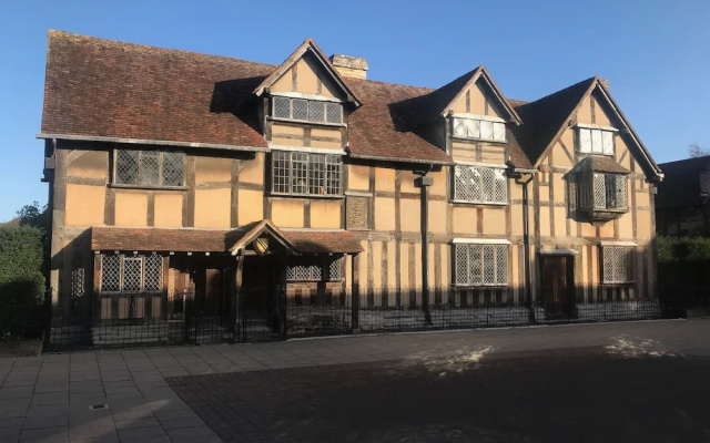 Beautiful 2-bed Caravan in Stratford-upon-avon