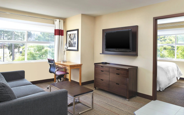 Four Points by Sheraton Surrey