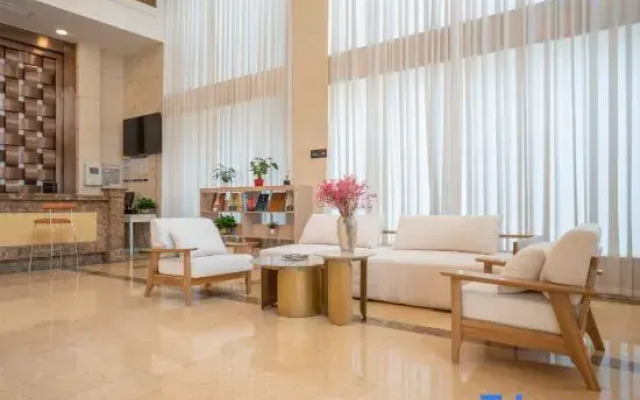 Qijun Hotel (Liling No.1 High School Railway Station Branch)