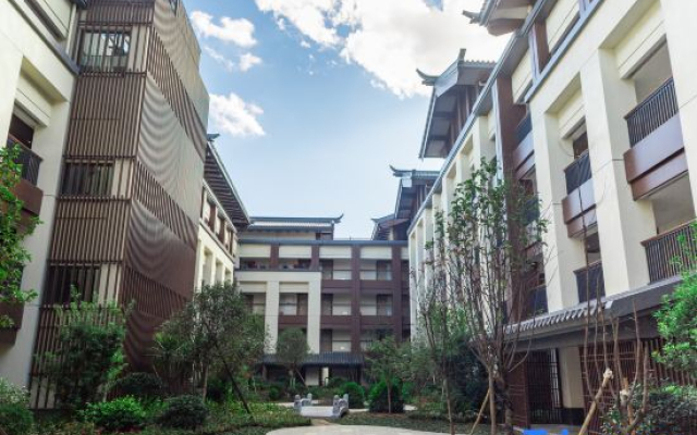 Qing Hua Hai Guan Fang Garden Hotel