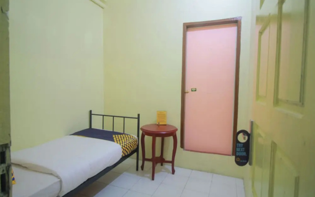 SPOT ON 2305 Andys Nur Penginapan