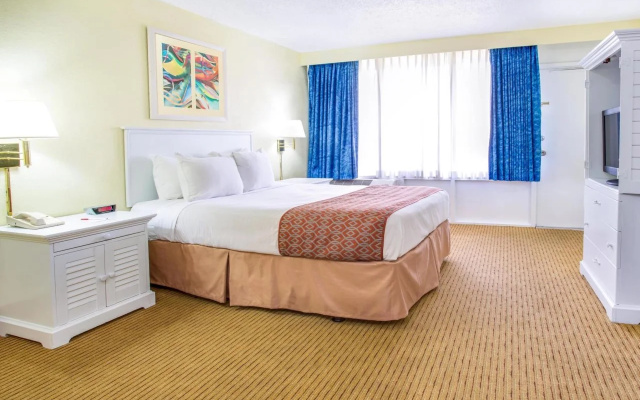 APM Inn & Suites