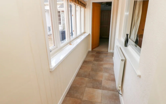 6 Crestville