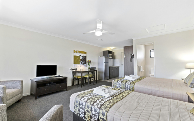 Blackwater Central Motel