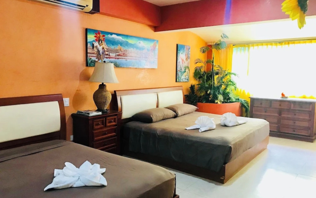 Beautiful 8 People Townhouse Villa Located in Playacar Phase 2