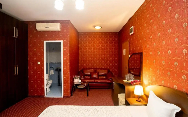 Globus Hotel