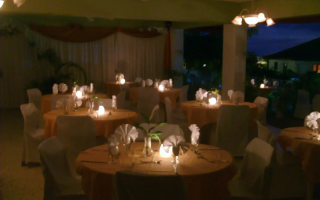 Relax Resort