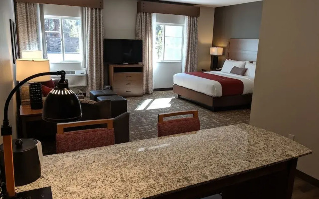 GrandStay Hotel & Suites