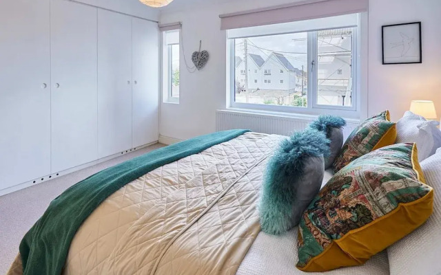 Host Stay Fishers Apartment