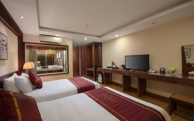 Freesia Hotel