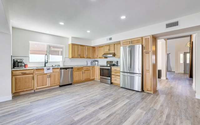 Furnished Patio! Family-friendly Retreat in Tempe