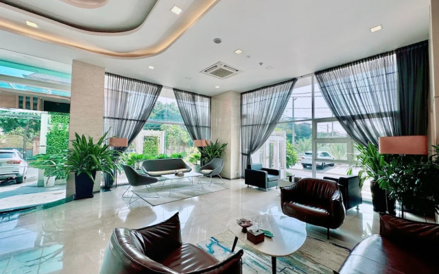 Infinity 28 Hotel & Residence