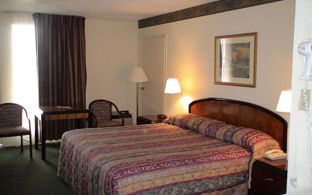 Greenway Inn & Suites