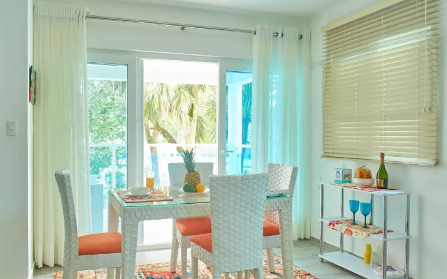 Tropical Casa Laguna