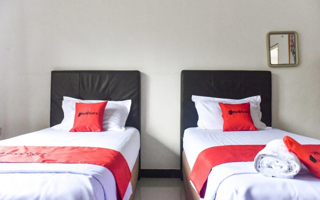 KG Kanaka Giana Hotel by RedDoorz