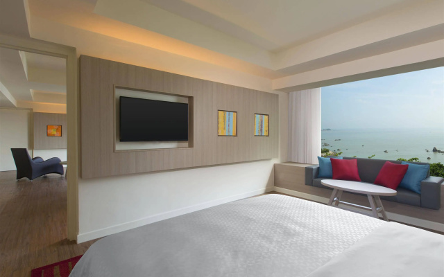 Mercure Penang Beach